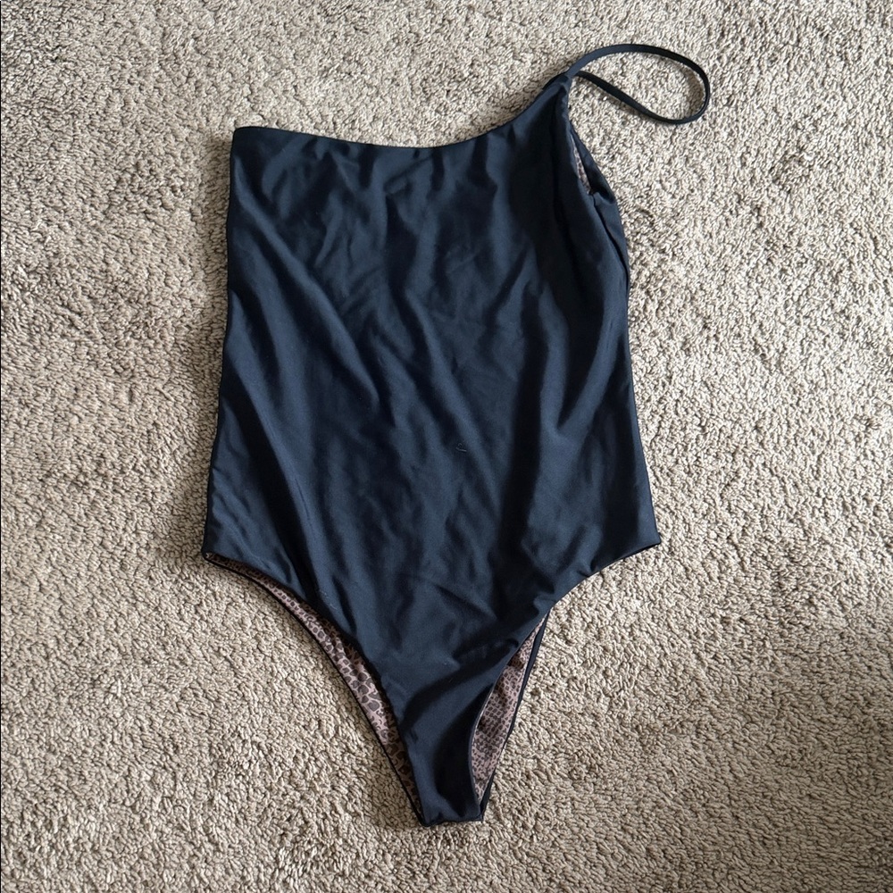 Acacia Avalon black small